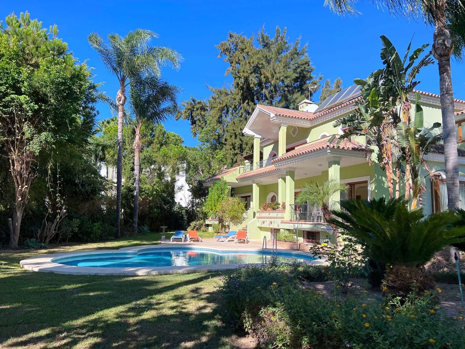 5 soveværelse Villa til salg i El Paraiso med swimmingpool garage - € 1.699.000 (Ref: 7694445)