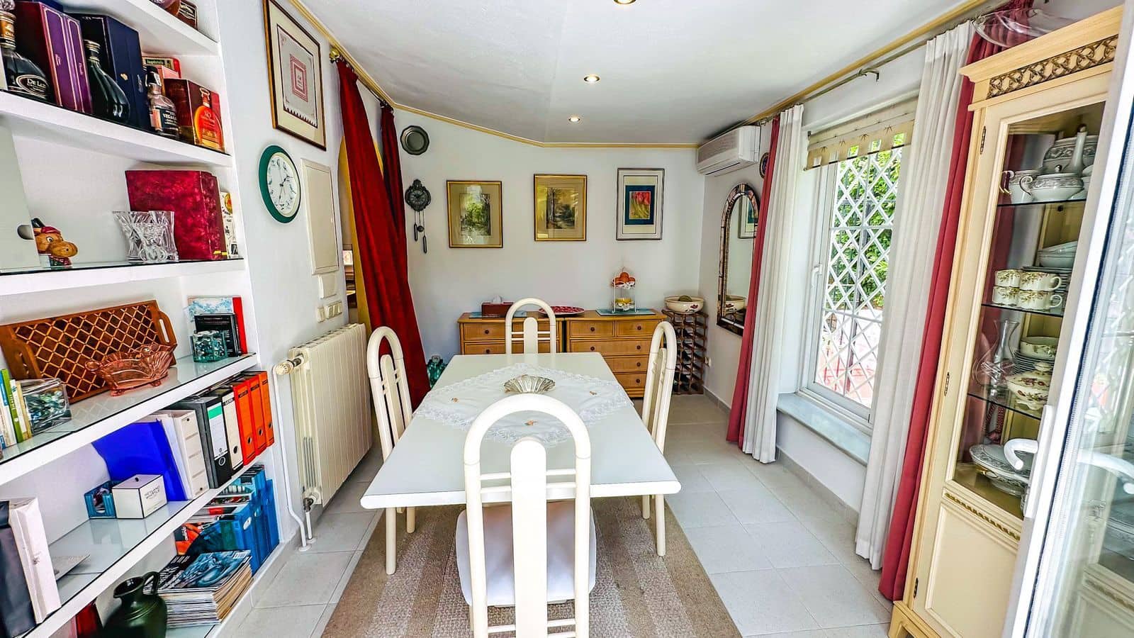 4 soverom Villa til salgs i El Paraiso med svømmebasseng garasje - € 1 980 000 (Ref: 7698981)