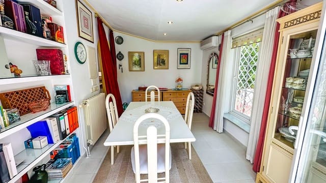 4 soverom Villa til salgs i El Paraiso, Estepona med svømmebasseng garasje - € 1 980 000 (Ref: 7698981)