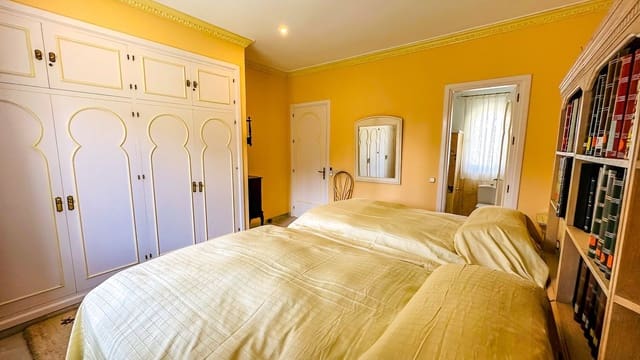 4 soverom Villa til salgs i El Paraiso, Estepona med svømmebasseng garasje - € 1 980 000 (Ref: 7698981)