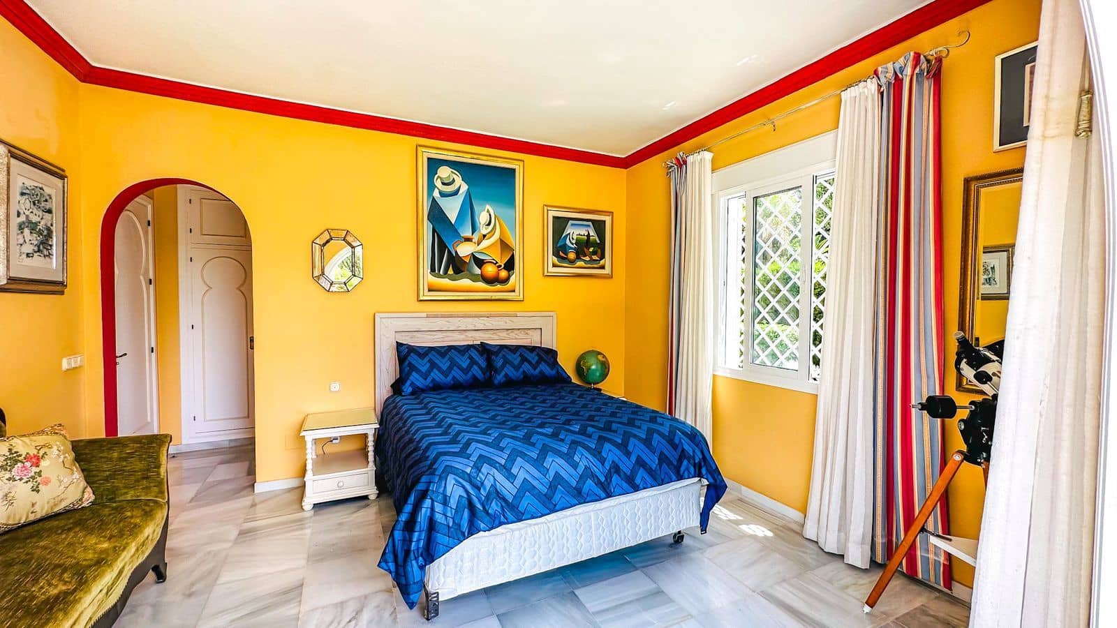 4 soverom Villa til salgs i El Paraiso med svømmebasseng garasje - € 1 980 000 (Ref: 7698981)