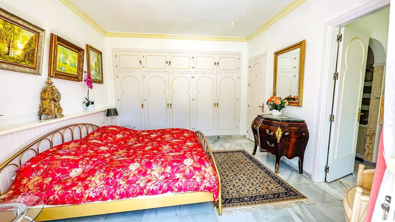 4 soverom Villa til salgs i El Paraiso med svømmebasseng garasje - € 1 980 000 (Ref: 7698981)