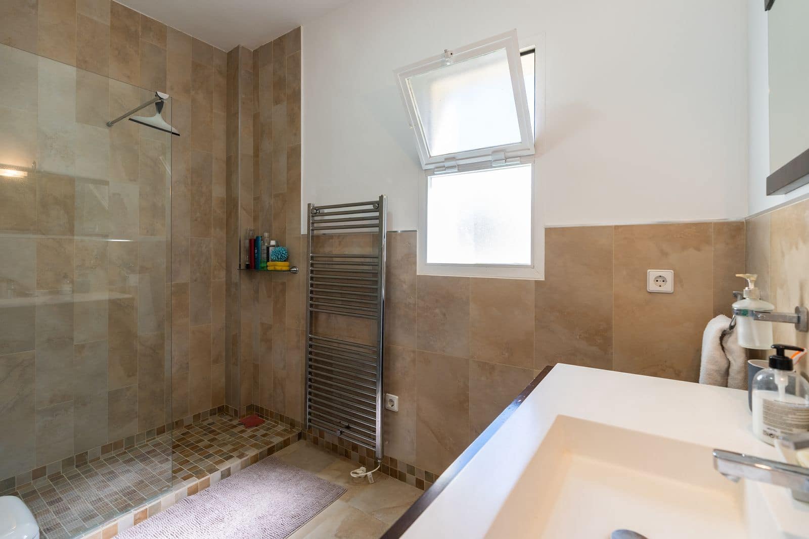 4 soveværelse Villa til salg i La Quinta med swimmingpool garage - € 840.000 (Ref: 7698983)