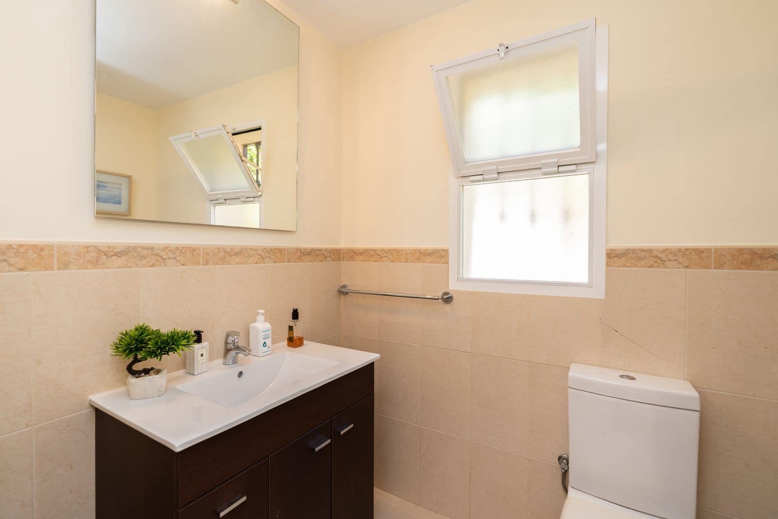 4 soveværelse Villa til salg i La Quinta med swimmingpool garage - € 840.000 (Ref: 7698983)