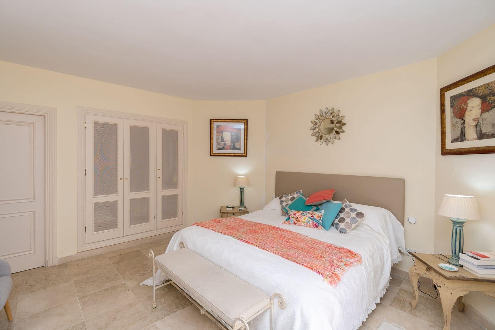 4 soveværelse Villa til salg i La Quinta med swimmingpool garage - € 840.000 (Ref: 7698983)