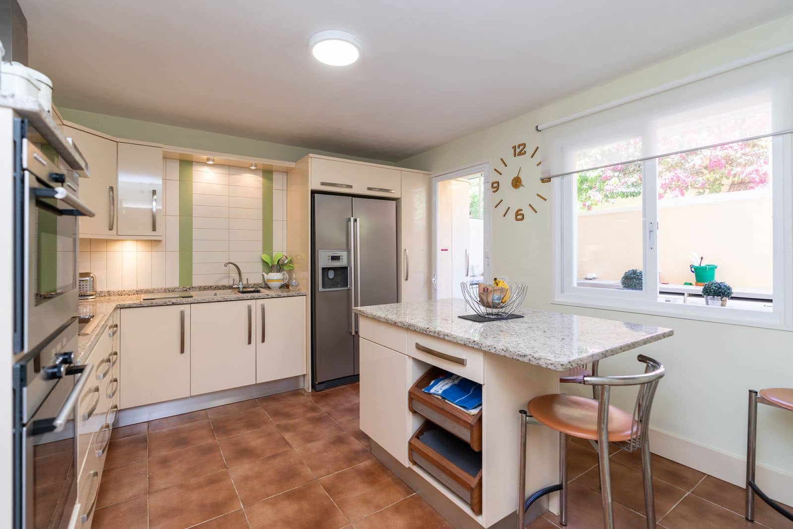 4 soveværelse Villa til salg i La Quinta med swimmingpool garage - € 840.000 (Ref: 7698983)