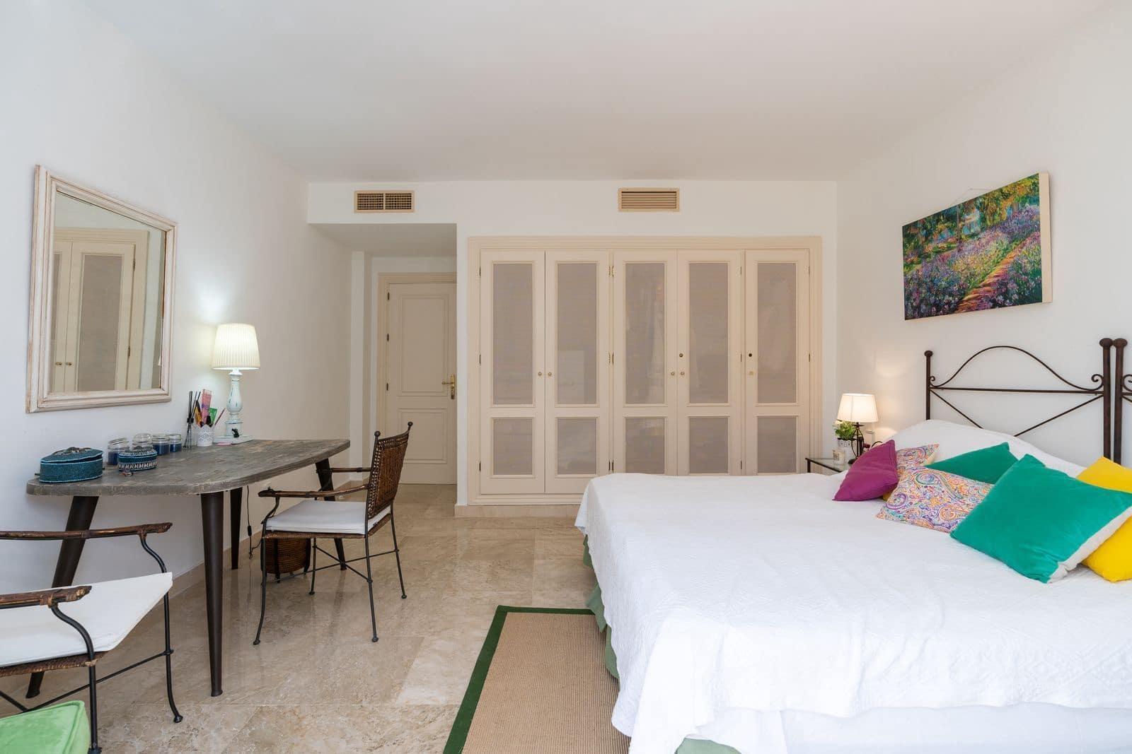 4 soveværelse Villa til salg i La Quinta med swimmingpool garage - € 840.000 (Ref: 7698983)