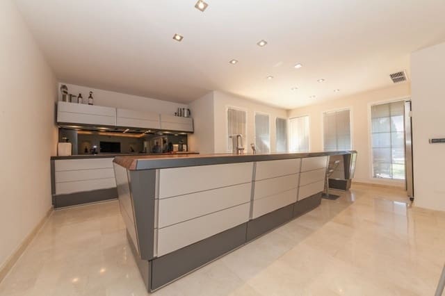 4 soveværelse Villa til salg i Mijas Golf, Mijas med swimmingpool garage - € 1.495.000 (Ref: 7703088)