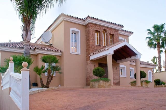 4 soveværelse Villa til salg i Mijas Golf, Mijas med swimmingpool garage - € 1.495.000 (Ref: 7703088)