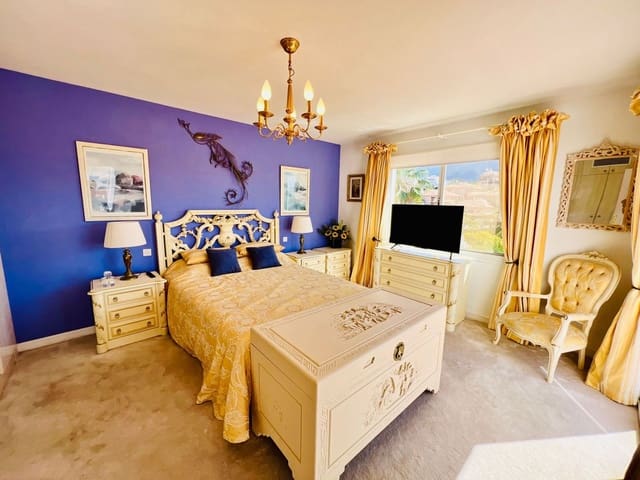 4 soveværelse Villa til salg i Nueva Andalucia, Marbella med swimmingpool garage - € 1.450.000 (Ref: 7731680)