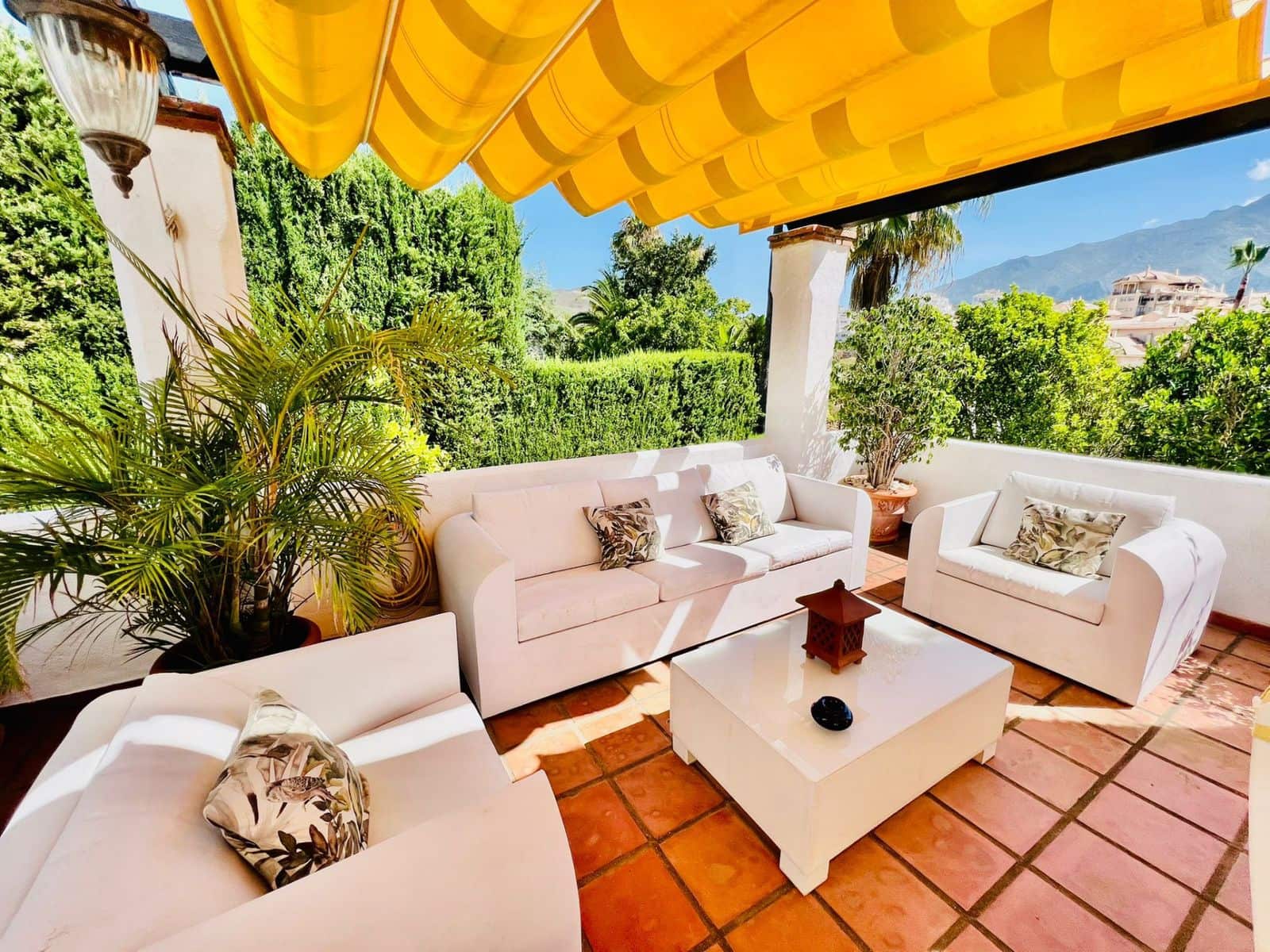 4 bedroom Villa for sale in Nueva Andalucia with pool garage - € 1,450,000 (Ref: 7731680)