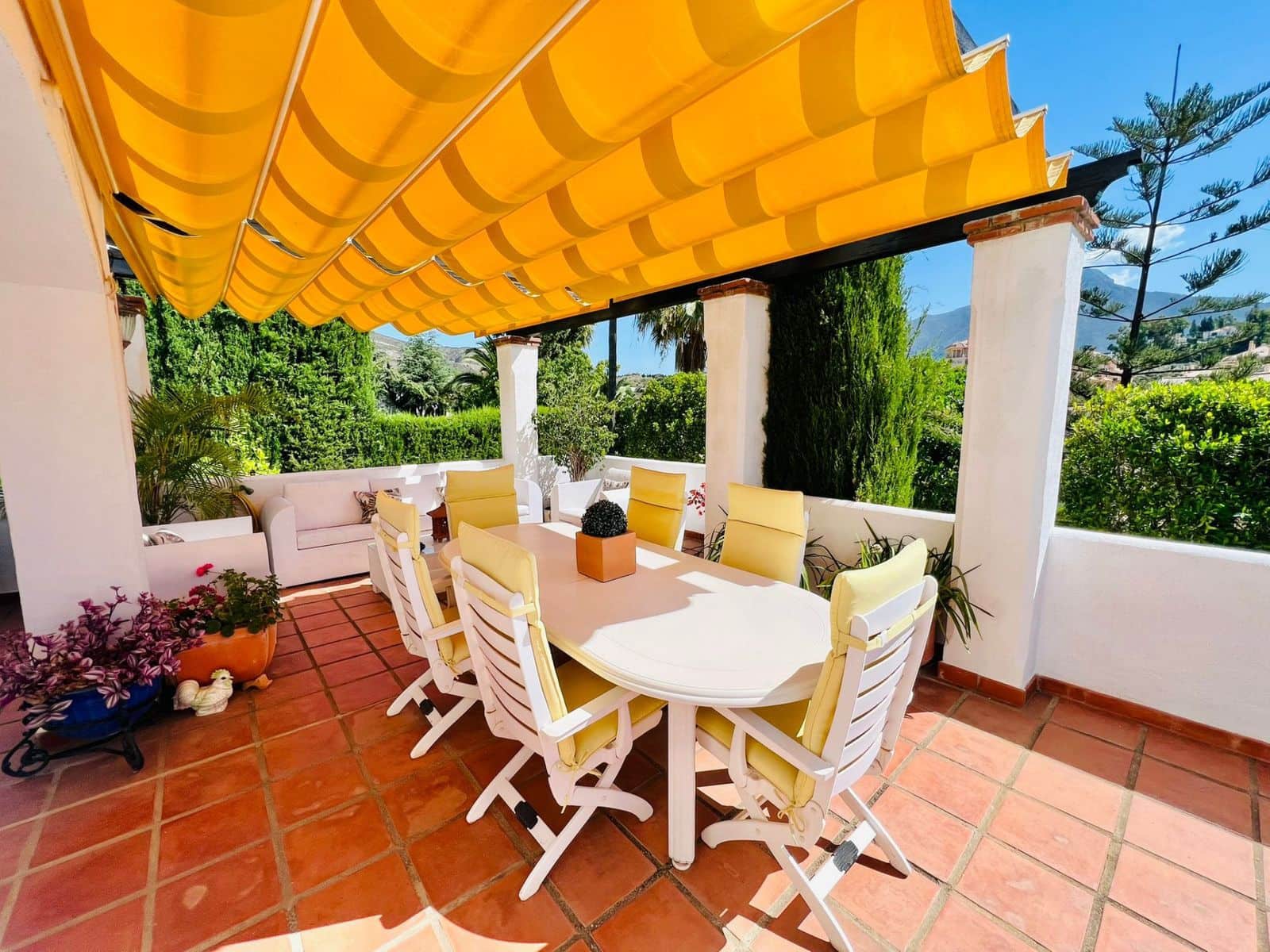 4 bedroom Villa for sale in Nueva Andalucia with pool garage - € 1,450,000 (Ref: 7731680)