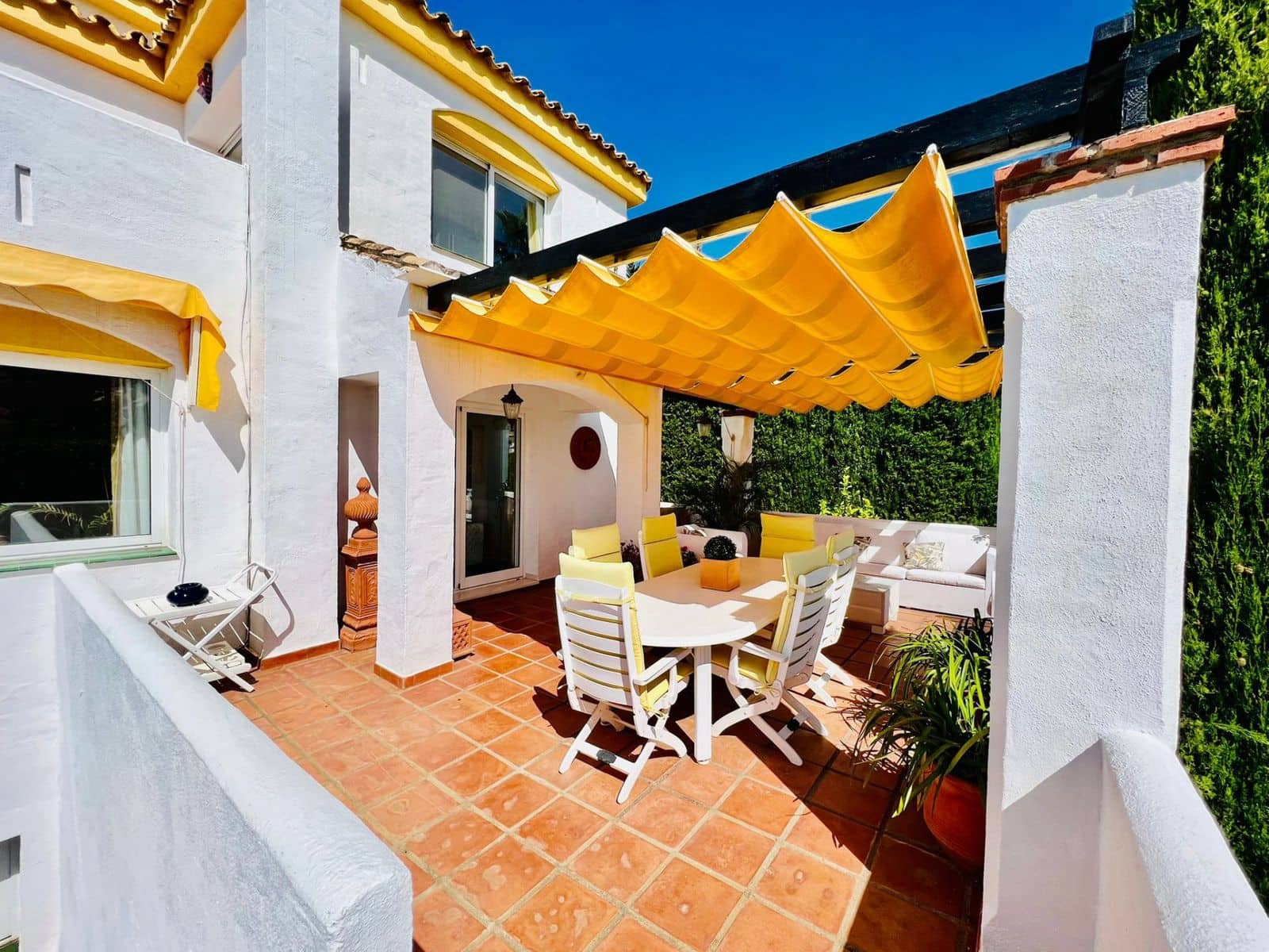 4 bedroom Villa for sale in Nueva Andalucia with pool garage - € 1,450,000 (Ref: 7731680)