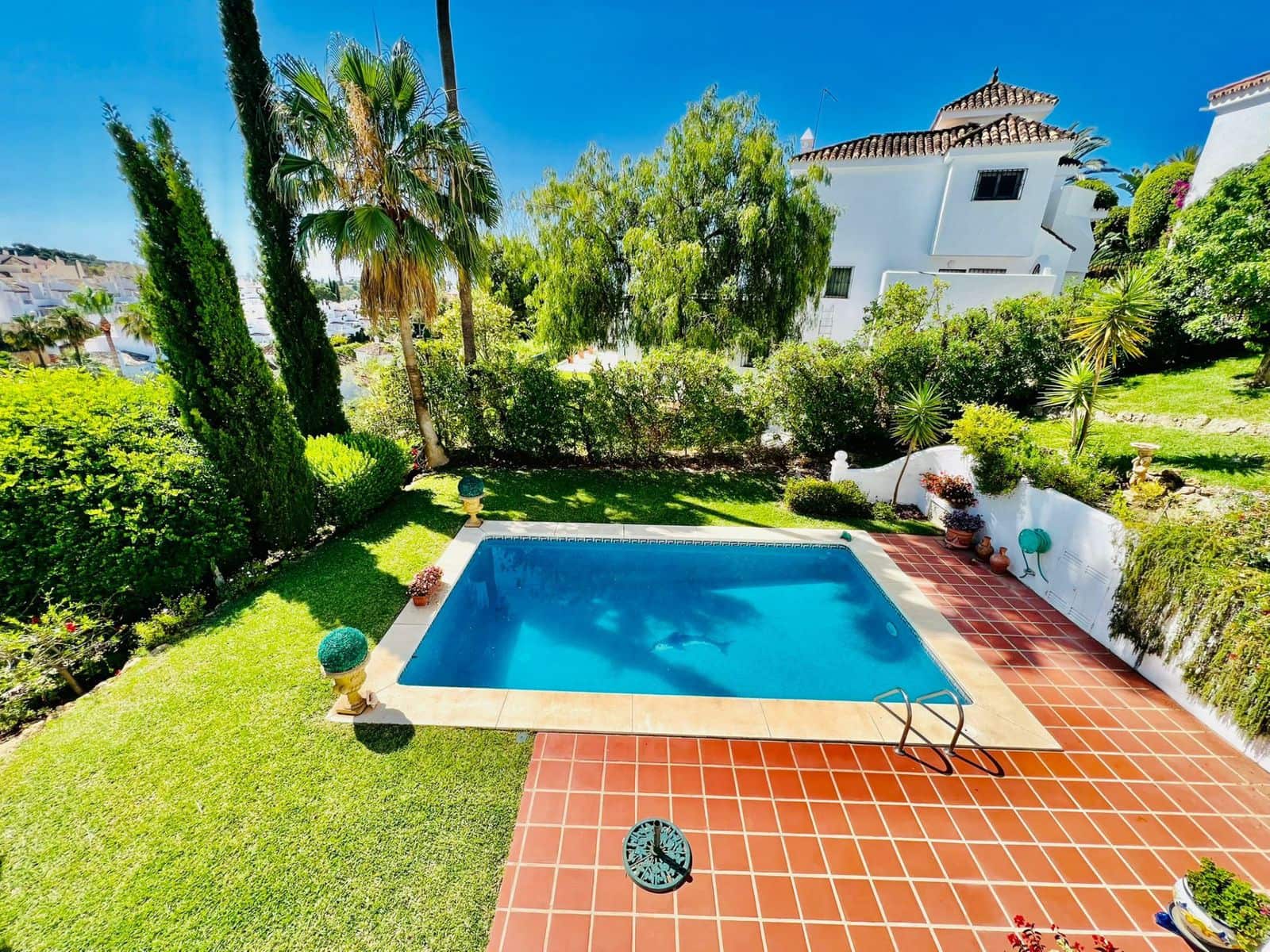 4 bedroom Villa for sale in Nueva Andalucia with pool garage - € 1,450,000 (Ref: 7731680)