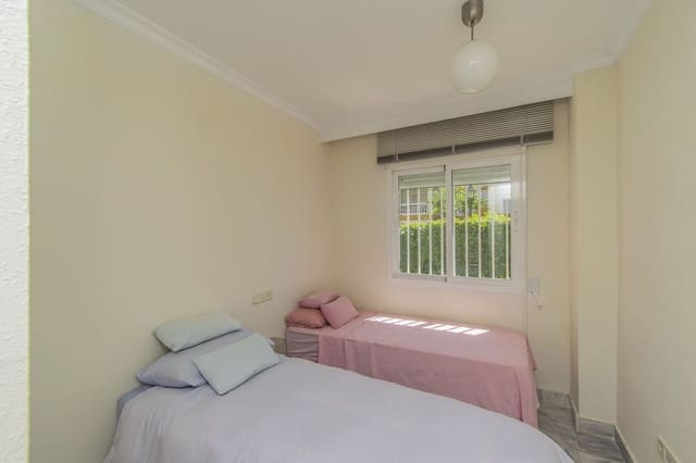 4 soverom Leilighet til salgs i Nueva Andalucia, Marbella med svømmebasseng garasje - € 580 000 (Ref: 7731681)