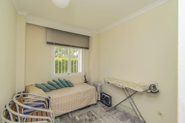 4 soverom Leilighet til salgs i Nueva Andalucia, Marbella med svømmebasseng garasje - € 580 000 (Ref: 7731681)