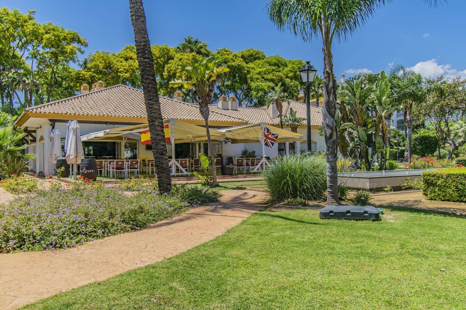 4 slaapkamer Appartement te koop in Nueva Andalucia met zwembad garage - € 580.000 (Ref: 7731681)