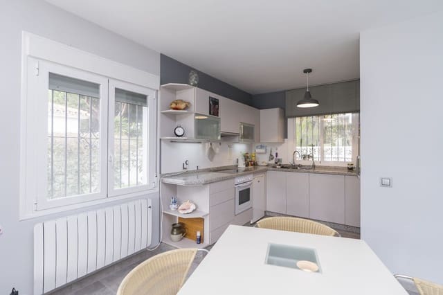 2 soverom Villa til salgs i Marbesa, Marbella med svømmebasseng garasje - € 835 000 (Ref: 7739805)