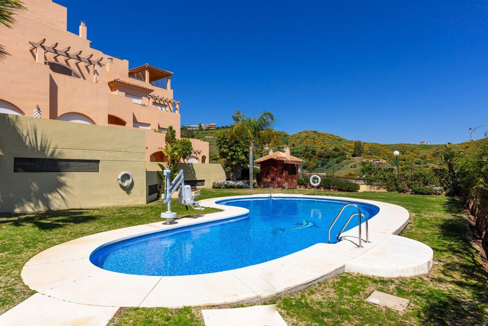 3 slaapkamer Penthouse te koop in Calahonda met zwembad garage - € 595.000 (Ref: 7747634)