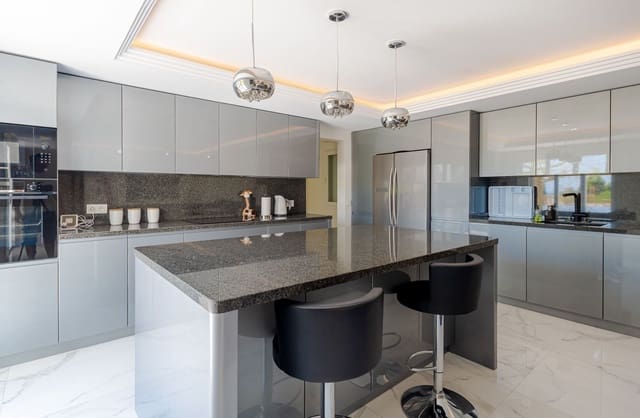 4 slaapkamer Villa te koop in El Paraíso, Benahavís met zwembad garage - € 1.849.999 (Ref: 7758637)