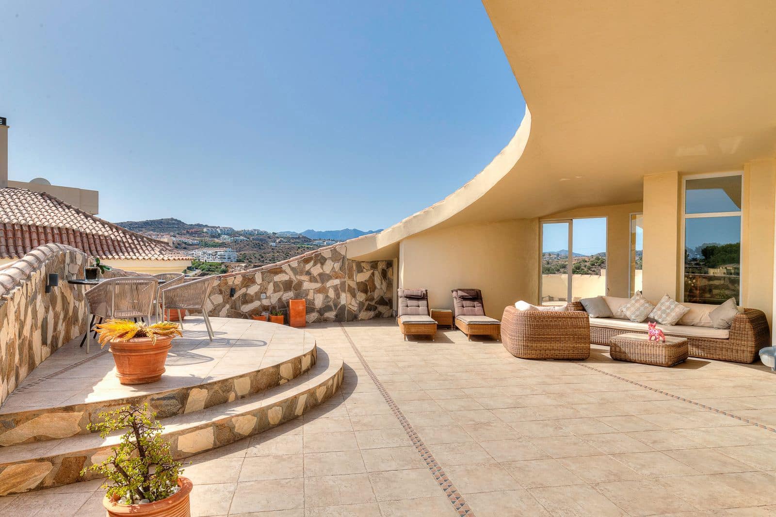 3 soveværelse Penthouse til salg i Riviera del Sol med swimmingpool garage - € 880.000 (Ref: 7762104)