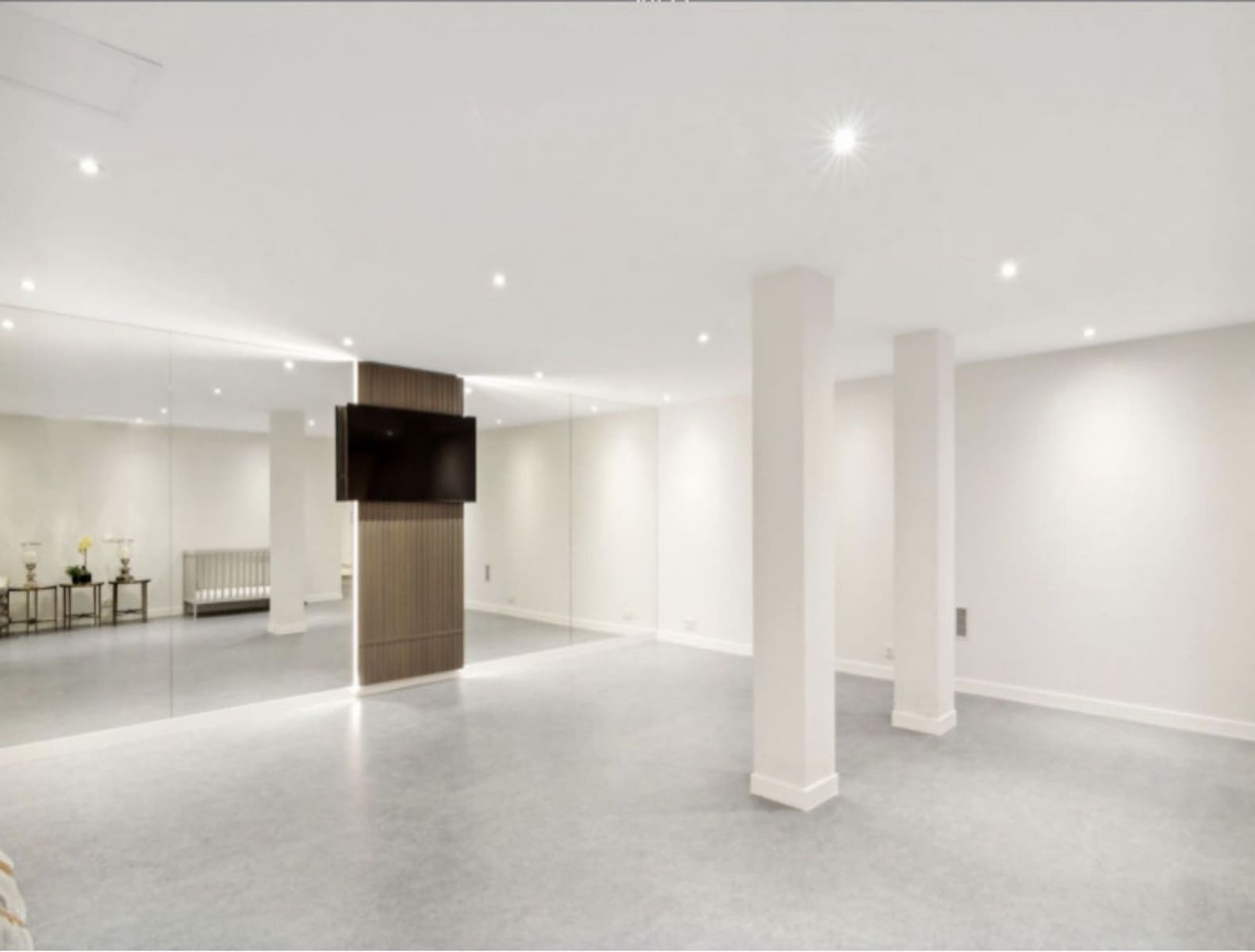 6 slaapkamer Villa te koop in Nueva Andalucia met zwembad garage - € 3.700.000 (Ref: 7762112)