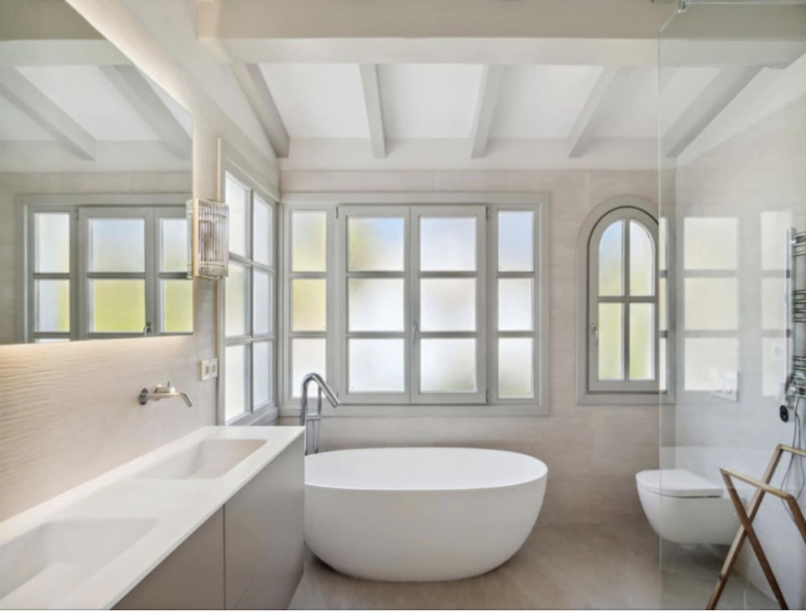 6 slaapkamer Villa te koop in Nueva Andalucia met zwembad garage - € 3.700.000 (Ref: 7762112)