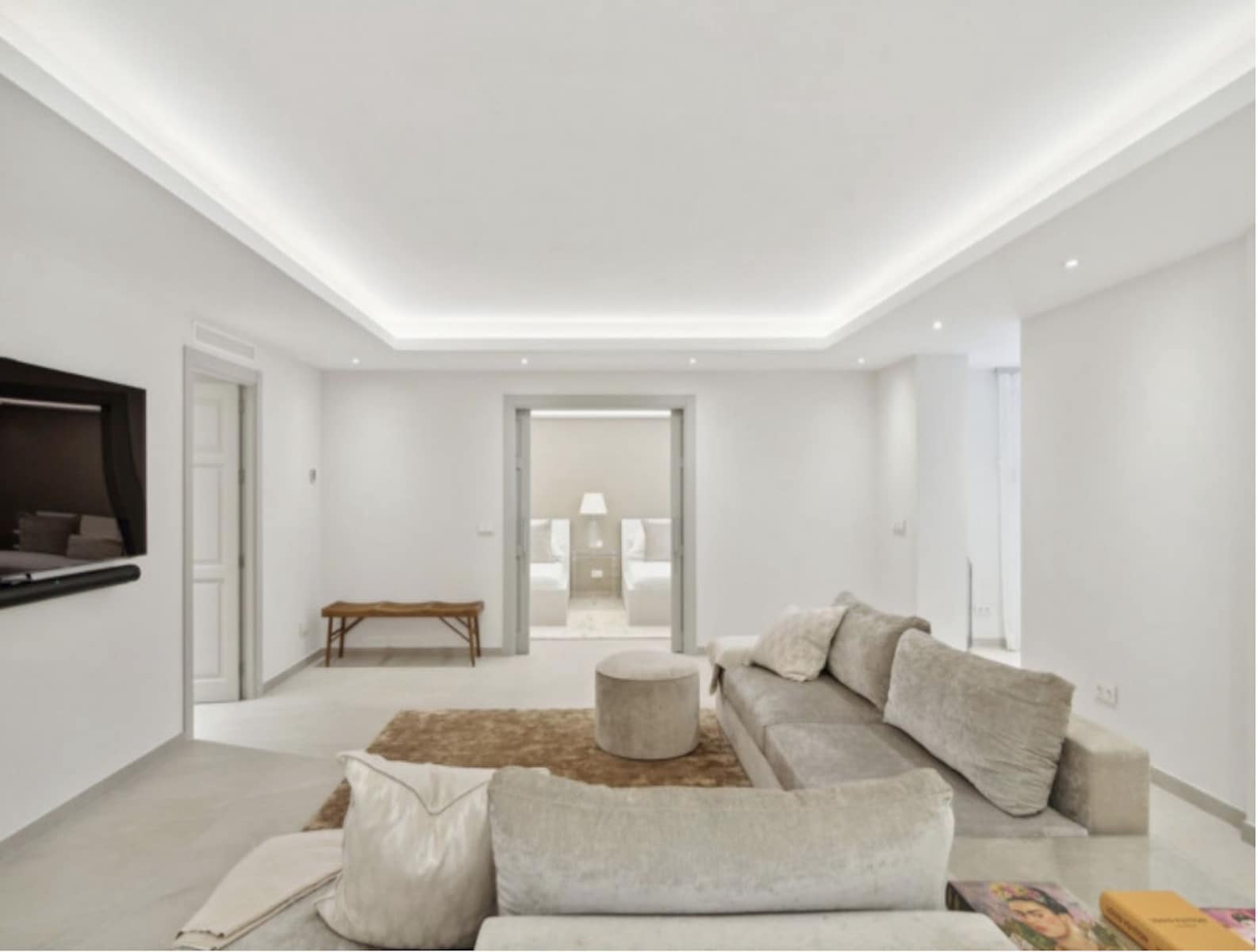 6 slaapkamer Villa te koop in Nueva Andalucia met zwembad garage - € 3.700.000 (Ref: 7762112)