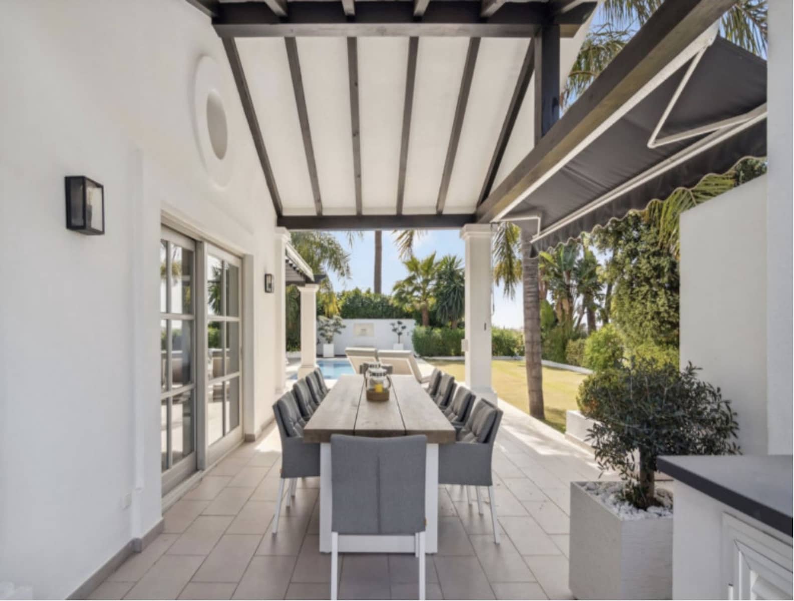 6 slaapkamer Villa te koop in Nueva Andalucia met zwembad garage - € 3.700.000 (Ref: 7762112)