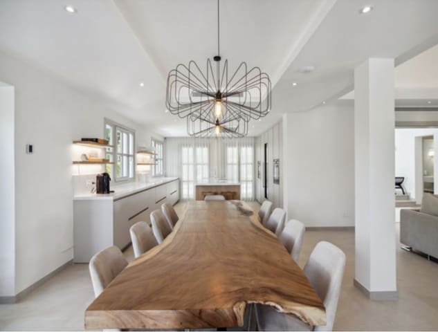 6 slaapkamer Villa te koop in Nueva Andalucia, Marbella met zwembad garage - € 3.700.000 (Ref: 7762112)