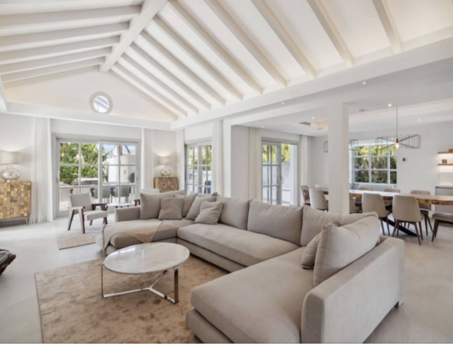 6 slaapkamer Villa te koop in Nueva Andalucia met zwembad garage - € 3.700.000 (Ref: 7762112)