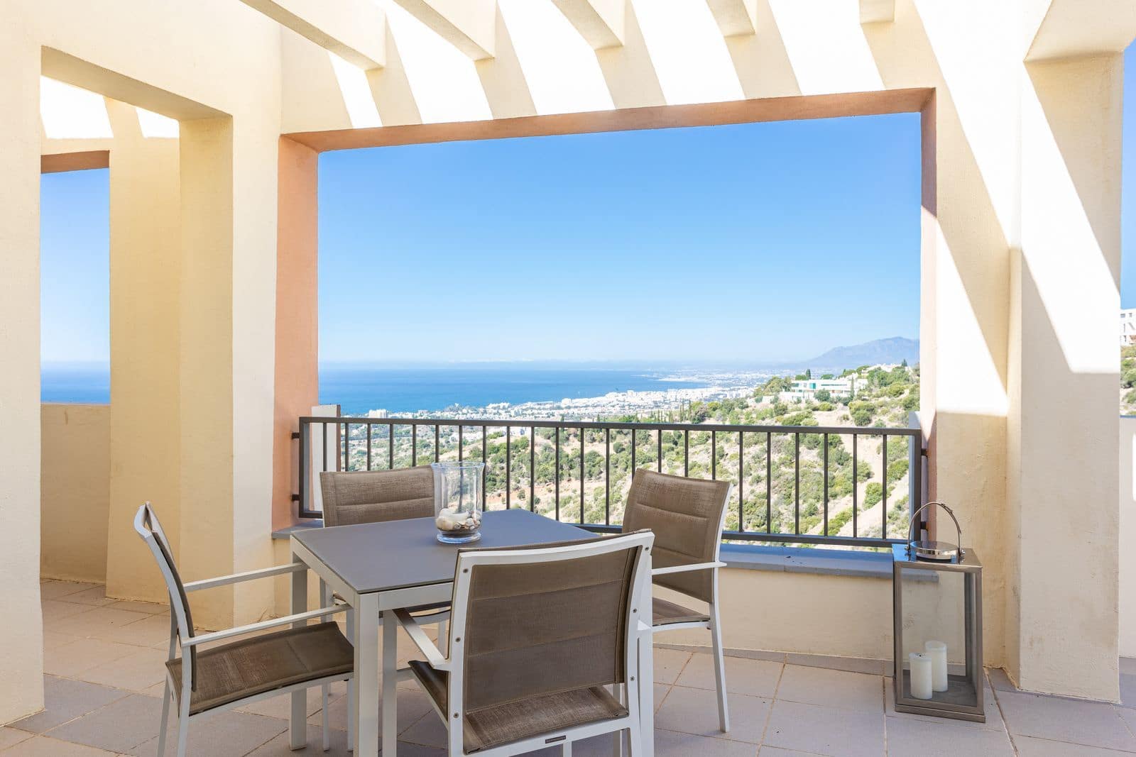2 soveværelse Penthouse til salg i Los Monteros med swimmingpool - € 489.000 (Ref: 7762119)