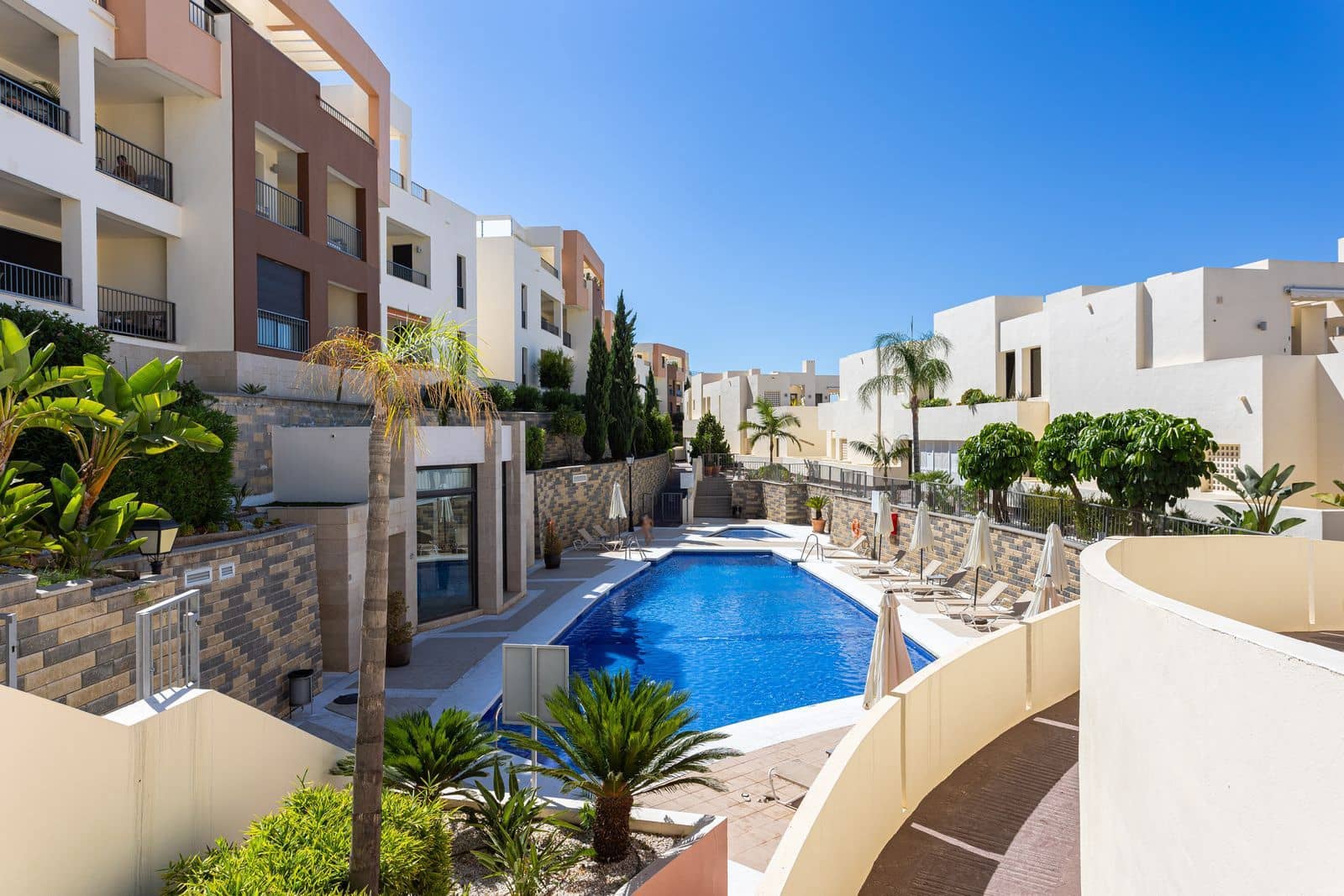 2 soveværelse Penthouse til salg i Los Monteros med swimmingpool - € 489.000 (Ref: 7762119)