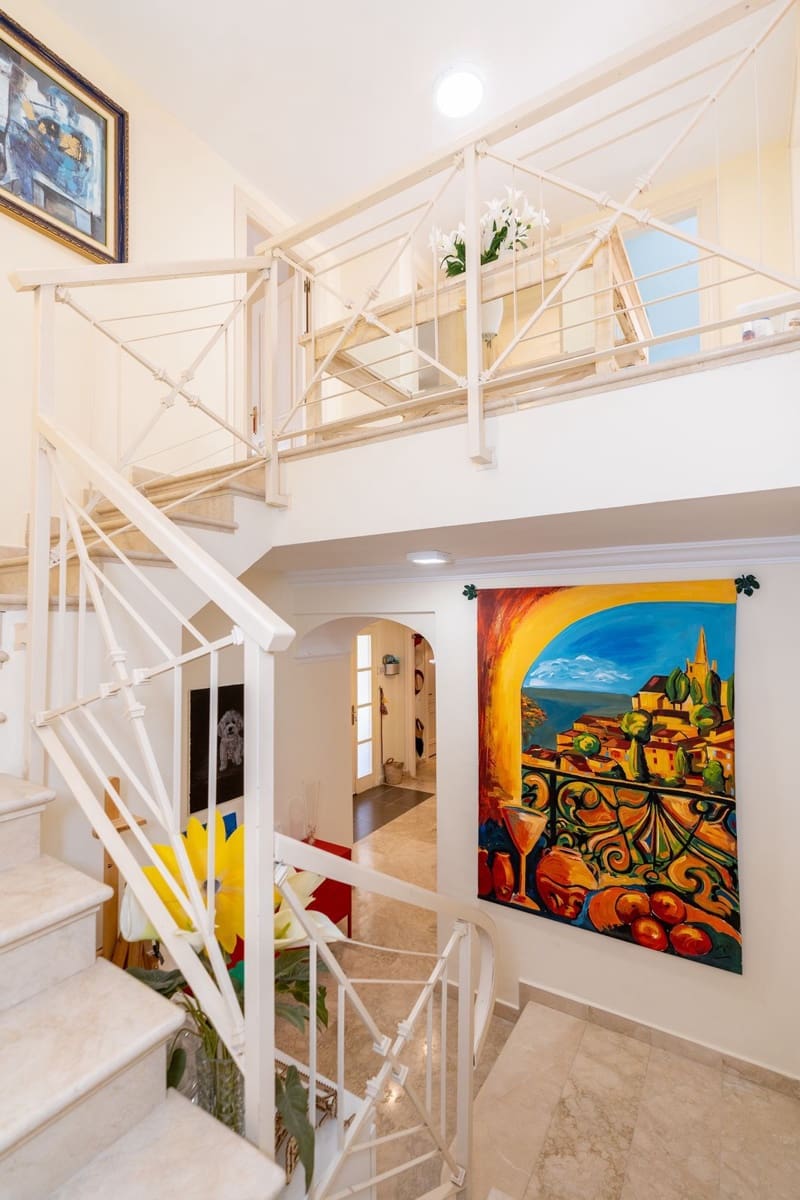 4 soveværelse Semi-Rækkehus til salg i La Quinta med swimmingpool garage - € 790.000 (Ref: 7793206)