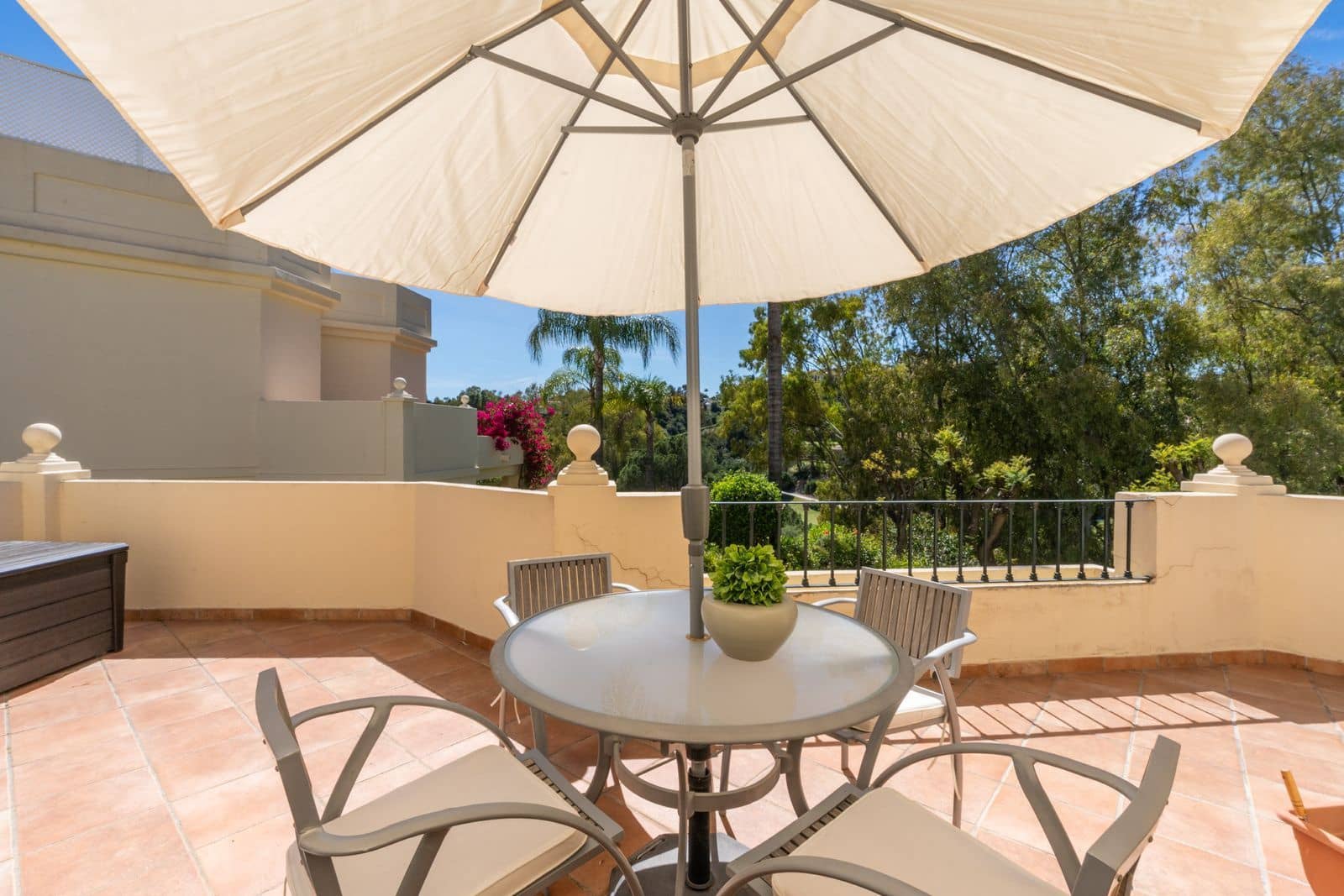 4 soveværelse Semi-Rækkehus til salg i La Quinta med swimmingpool garage - € 790.000 (Ref: 7793206)