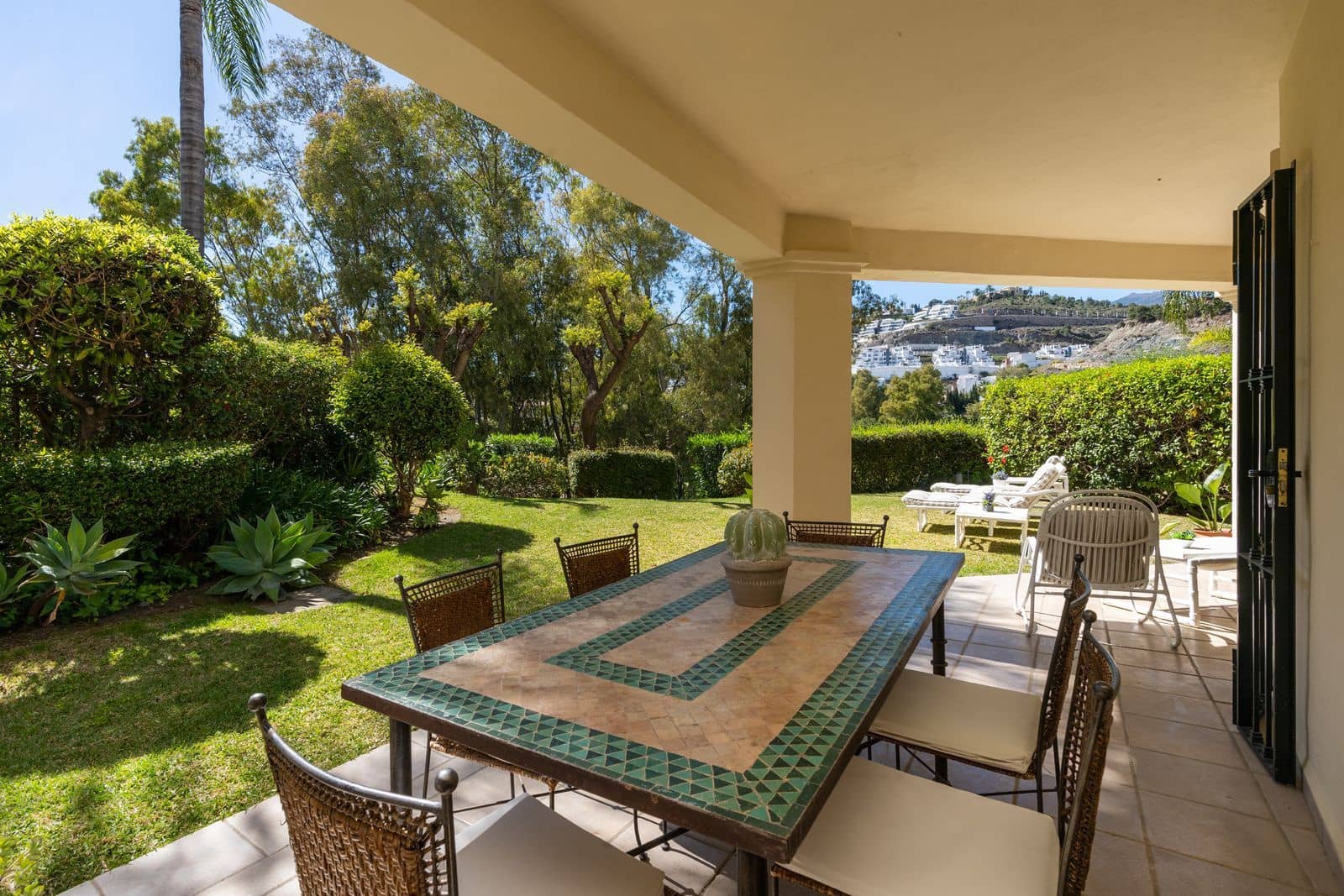 4 soveværelse Semi-Rækkehus til salg i La Quinta med swimmingpool garage - € 790.000 (Ref: 7793206)