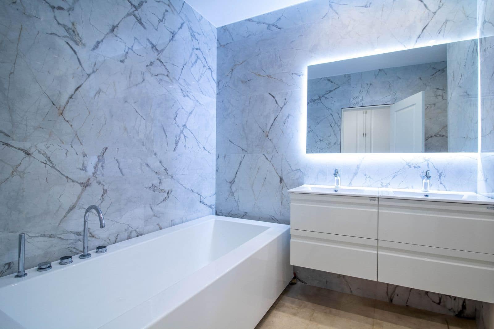 4 soverom Hus til salgs i Estepona med svømmebasseng garasje - € 780 000 (Ref: 7795513)