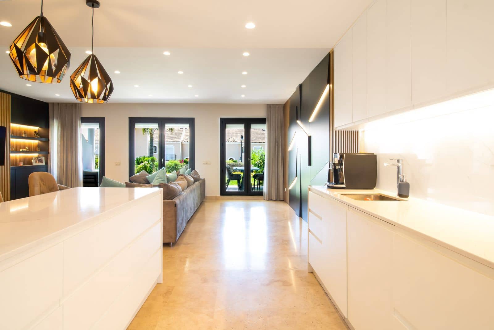 4 soverom Hus til salgs i Estepona med svømmebasseng garasje - € 780 000 (Ref: 7795513)