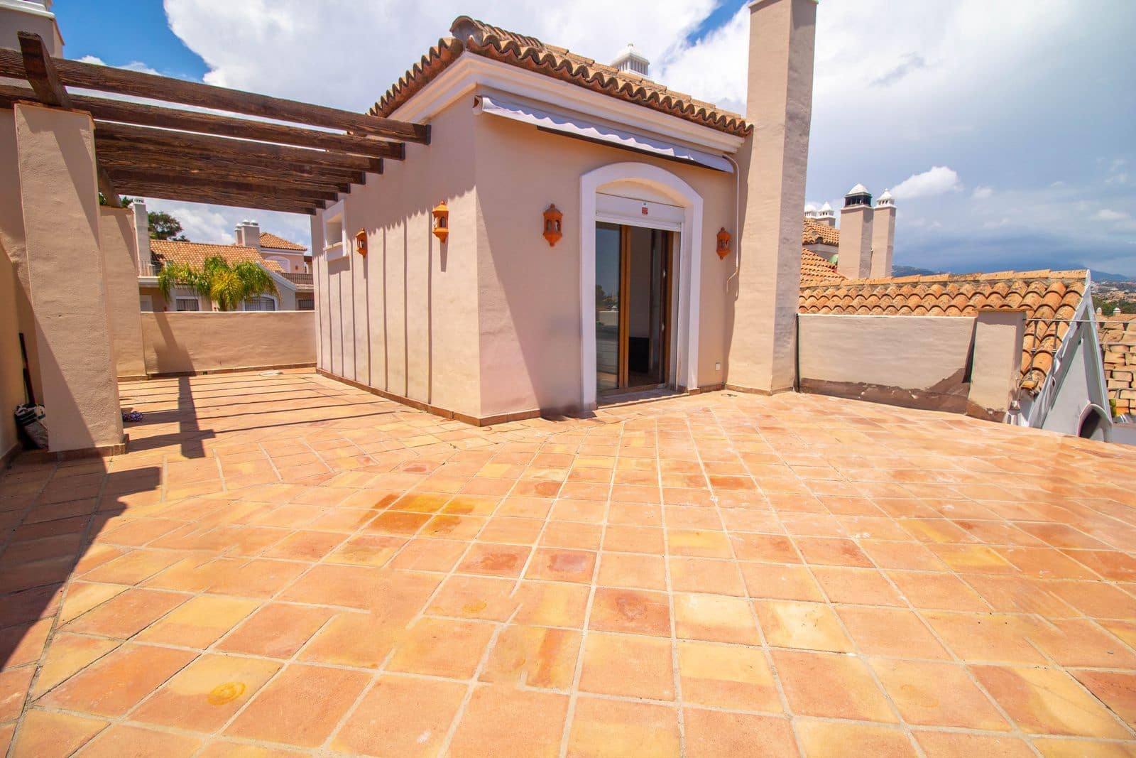 4 soverom Hus til salgs i Estepona med svømmebasseng garasje - € 780 000 (Ref: 7795513)