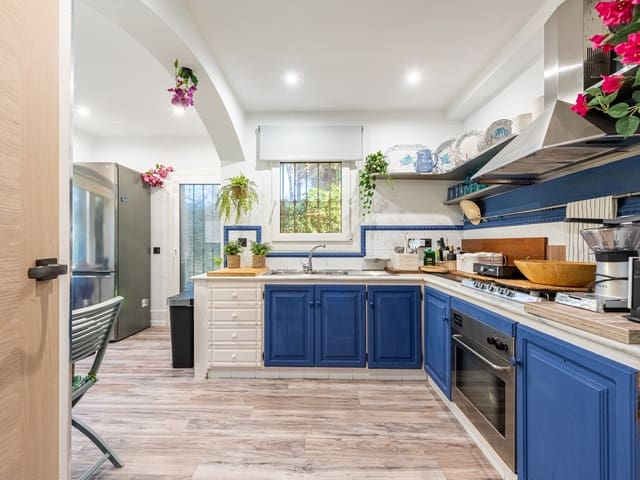 3 soveværelse Villa til salg i Elviria, Marbella med swimmingpool garage - € 1.495.000 (Ref: 7800296)