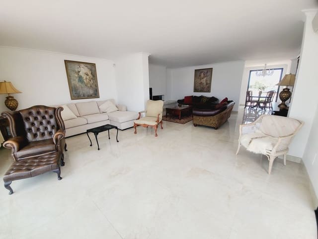 4 soverom Villa til salgs i La Cala de Mijas, Mijas med svømmebasseng garasje - € 1 195 000 (Ref: 7808052)