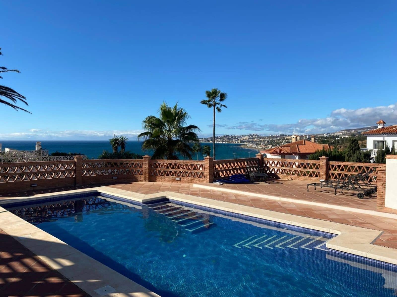 4 soverom Villa til salgs i La Cala de Mijas med svømmebasseng garasje - € 1 195 000 (Ref: 7808052)