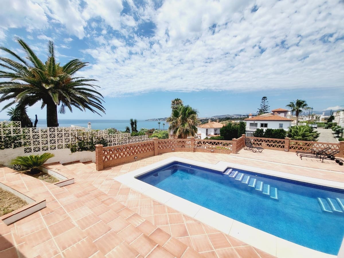 4 soverom Villa til salgs i La Cala de Mijas med svømmebasseng garasje - € 1 195 000 (Ref: 7808052)