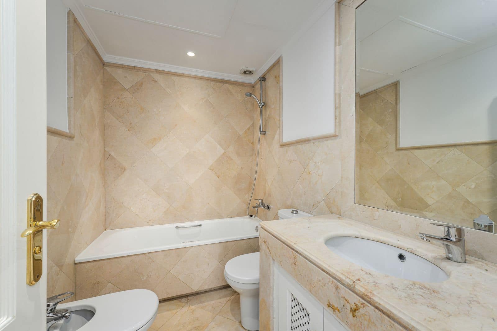 3 soveværelse Strandlejlighed til salg i Casares med swimmingpool garage - € 295.000 (Ref: 7810016)