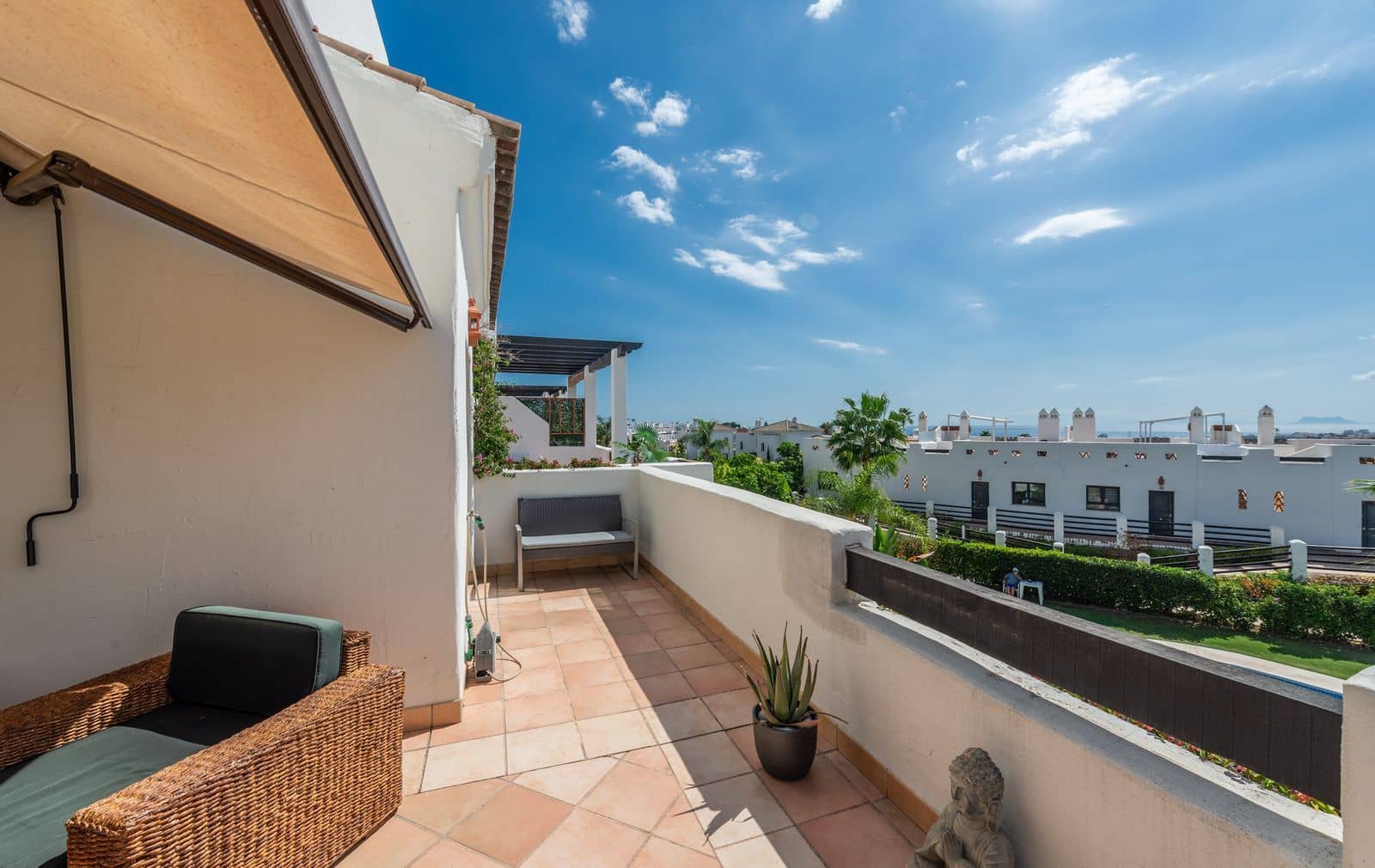 2 sovrum Lägenhet till salu i Estepona med pool garage - 380 000 € (Ref: 7827084)