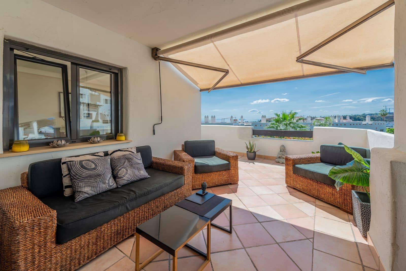 2 sovrum Lägenhet till salu i Estepona med pool garage - 380 000 € (Ref: 7827084)