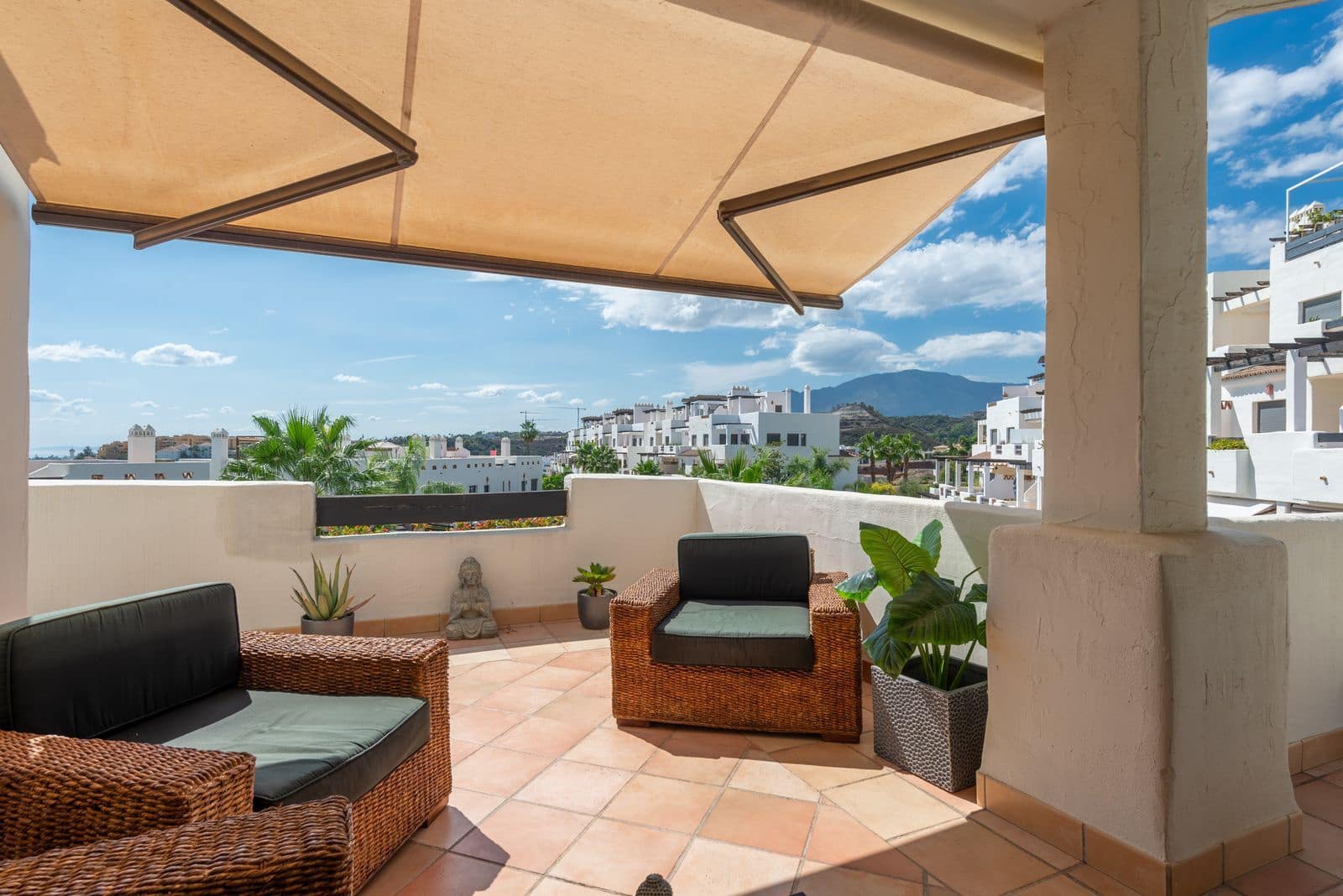 2 sovrum Lägenhet till salu i Estepona med pool garage - 380 000 € (Ref: 7827084)