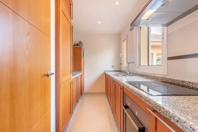 2 Zimmer Penthouse zu verkaufen in Aloha Golf, Marbella mit Pool - 550.000 € (Ref: 7827120)