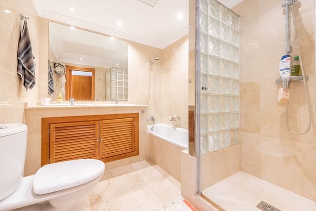 2 Zimmer Penthouse zu verkaufen in Aloha Golf, Marbella mit Pool - 550.000 € (Ref: 7827120)