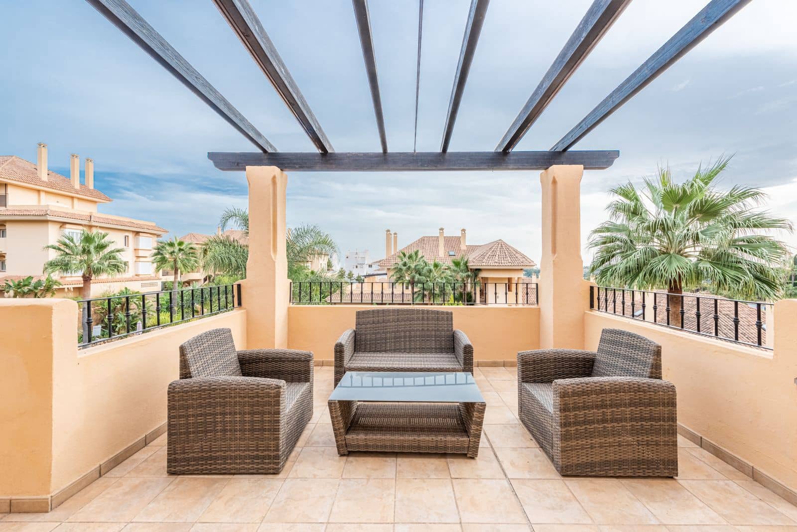 2 soveværelse Penthouse til salg i Aloha Golf med swimmingpool - € 550.000 (Ref: 7827120)